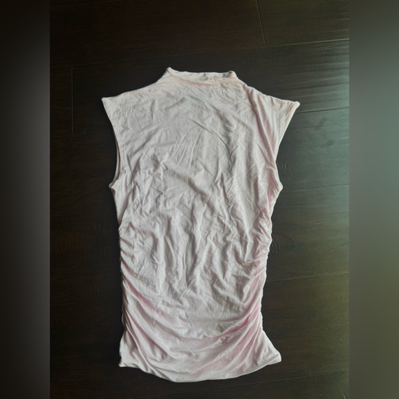 White Fox Boutique Light Pink Muscle Tee - Picture 2 of 3
